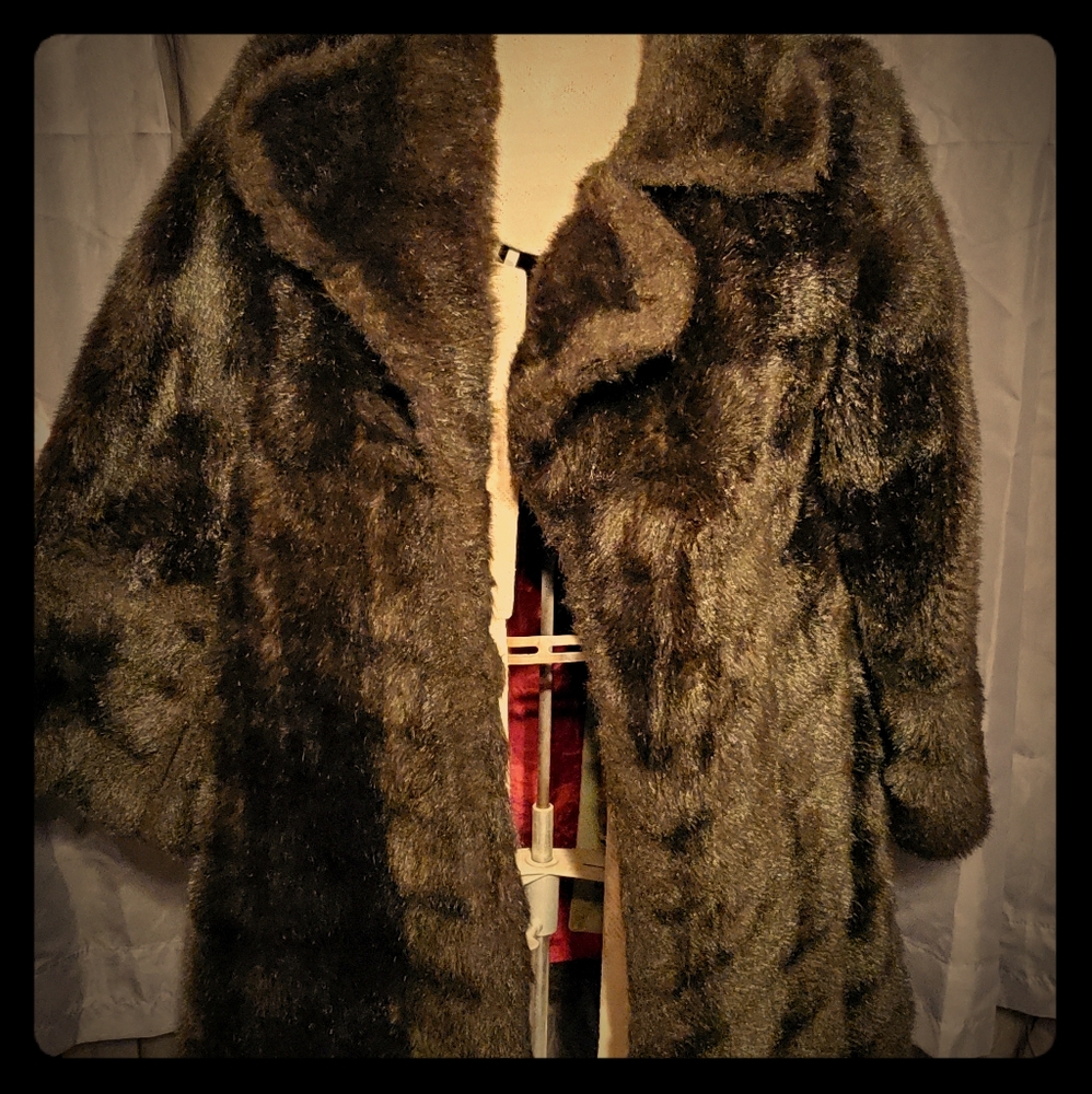 Feaux fur coat
